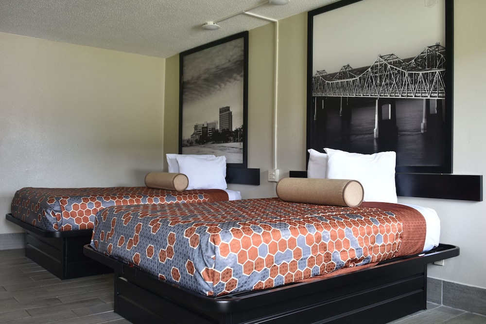 EXTERIOR, 2 DOUBLE BEDS