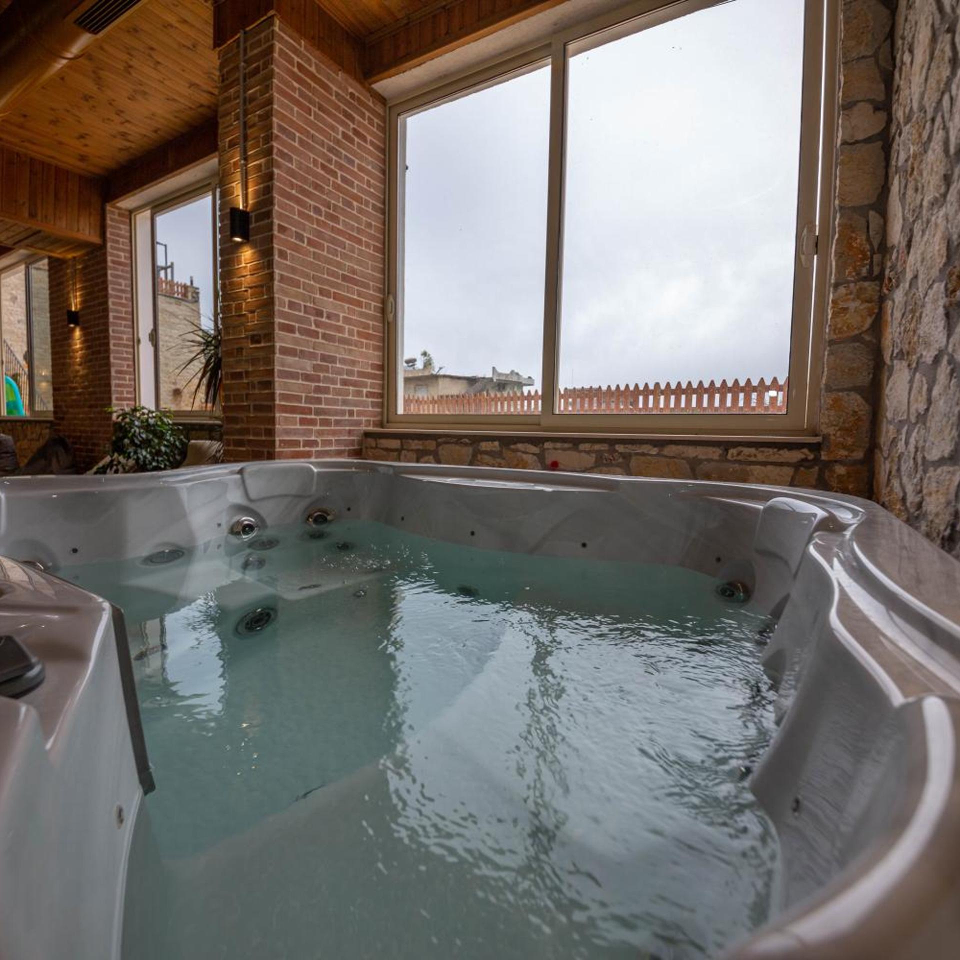 Aerial Hotel & Spa 36/58