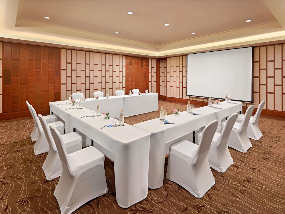Pullman Danang Beach Resort 37/50
