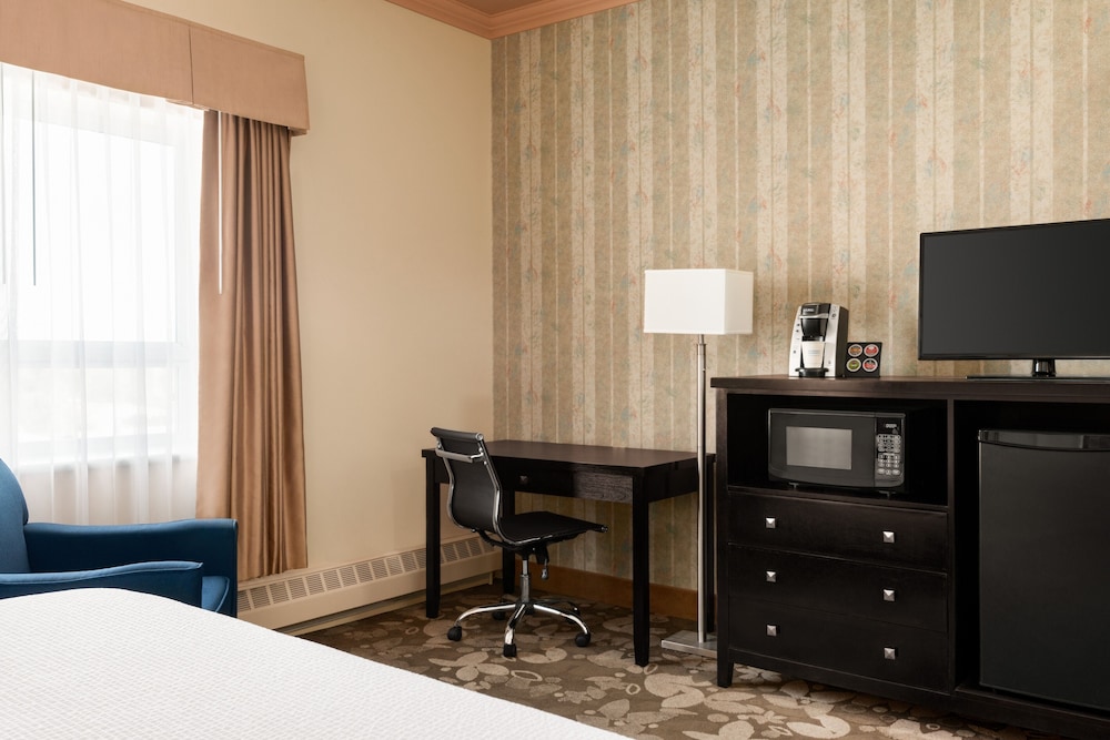 Nova Inn Yellowknife 12/15