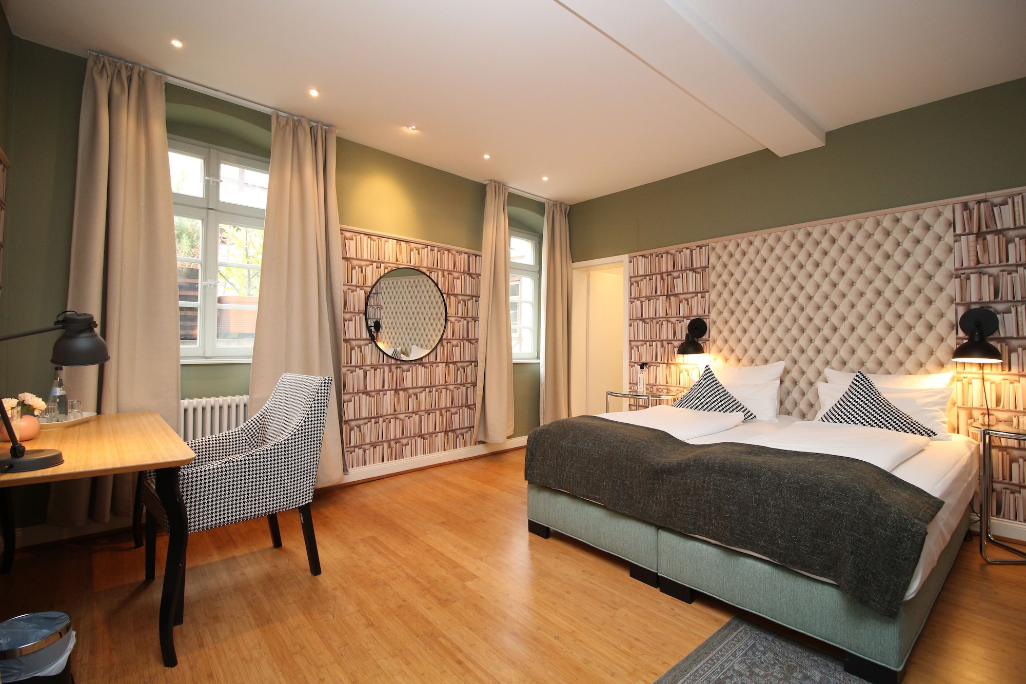 1 BEDROOM, CITY, DOUBLE BED