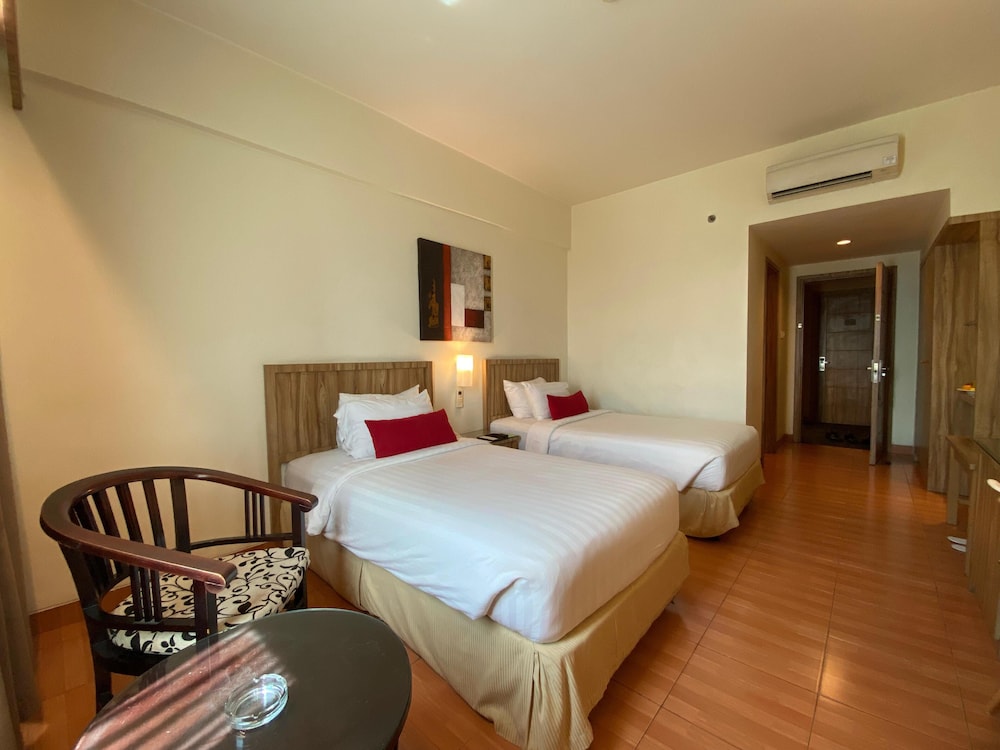Grand Zuri Dumai 30/69