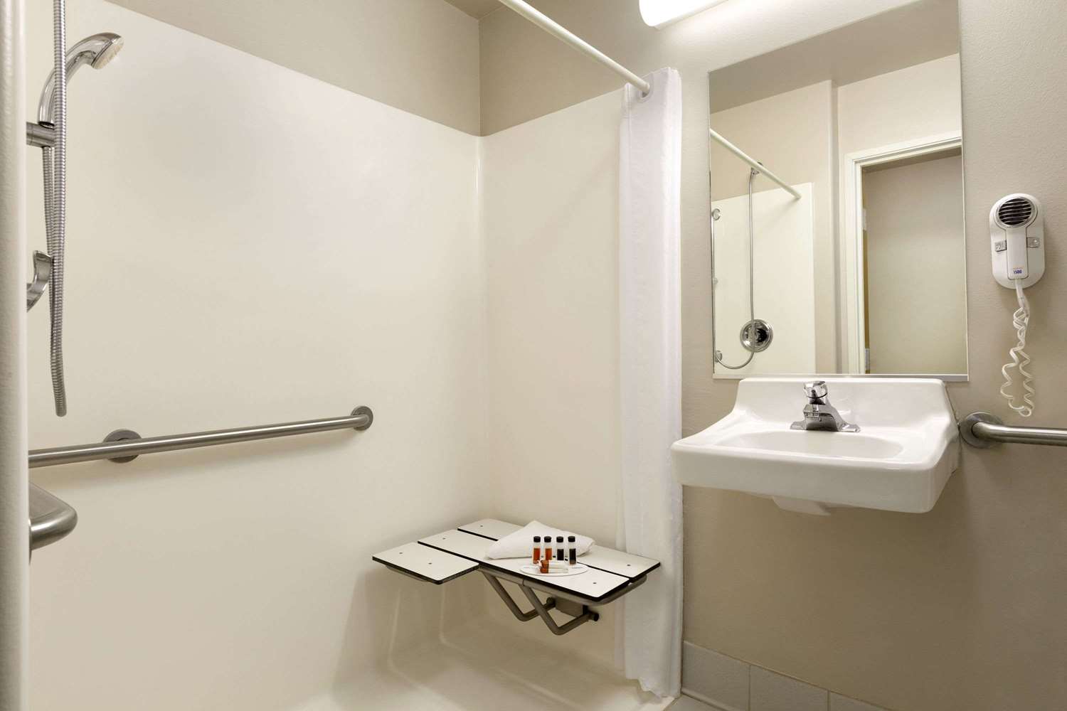 Travelodge By Wyndham Milford 10/10