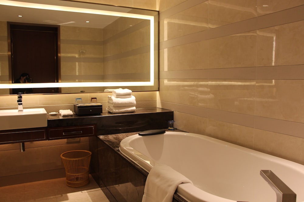 Golden Eagle Summit Hotel Yancheng 94/98