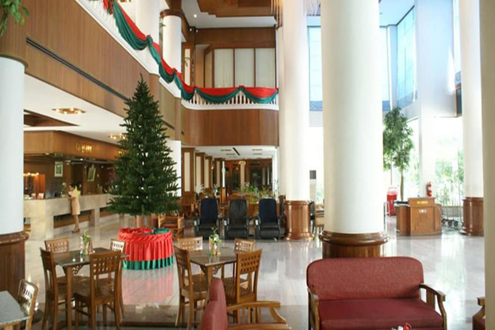 Royal Palace Hotel 58/66