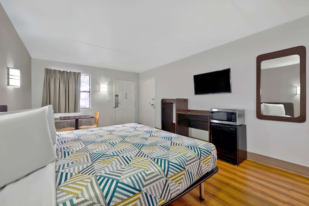 Motel6 Plano, TX - Plano Northeast 15/42