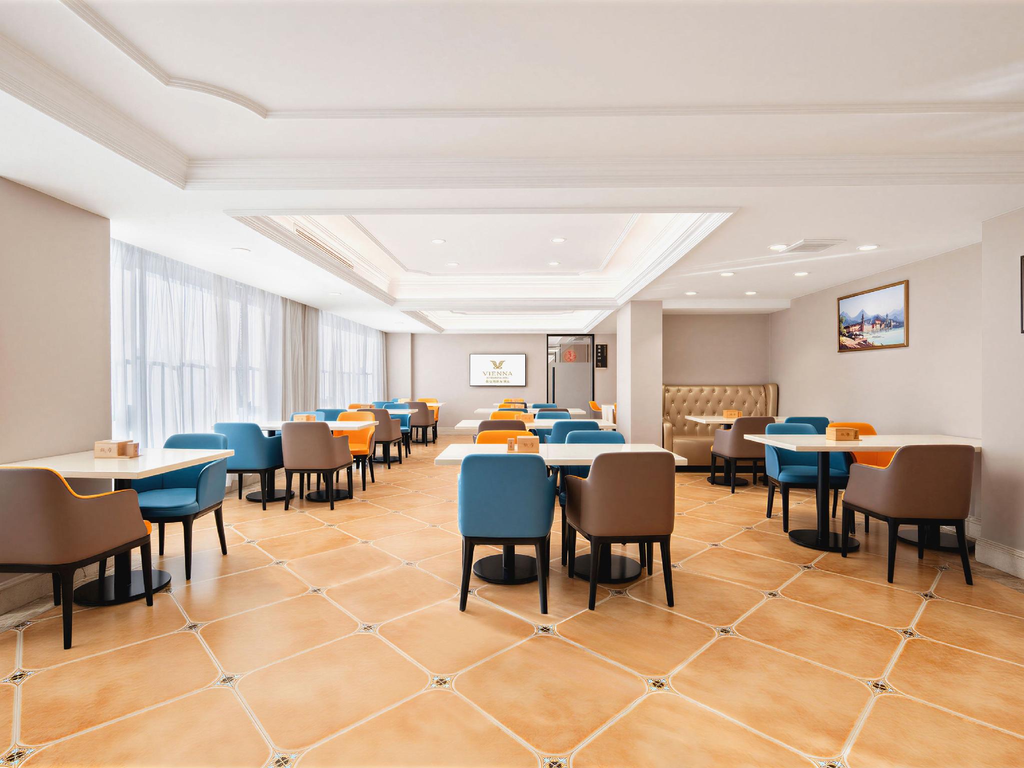 Vienna International Hotel (Shenzhen Guanlan Avenue) 27/37