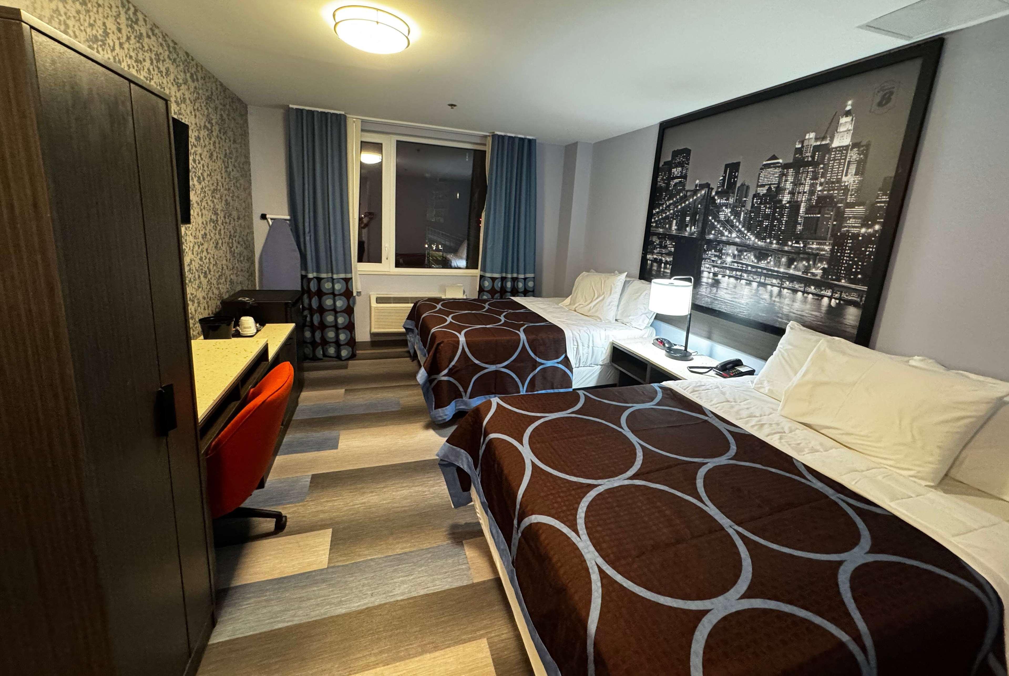 Super 8 by Wyndham Brooklyn Fulton Street/Broadway Junction 32/40