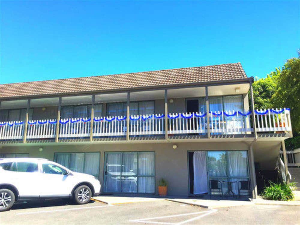 Accolade Lodge Motel 5/40
