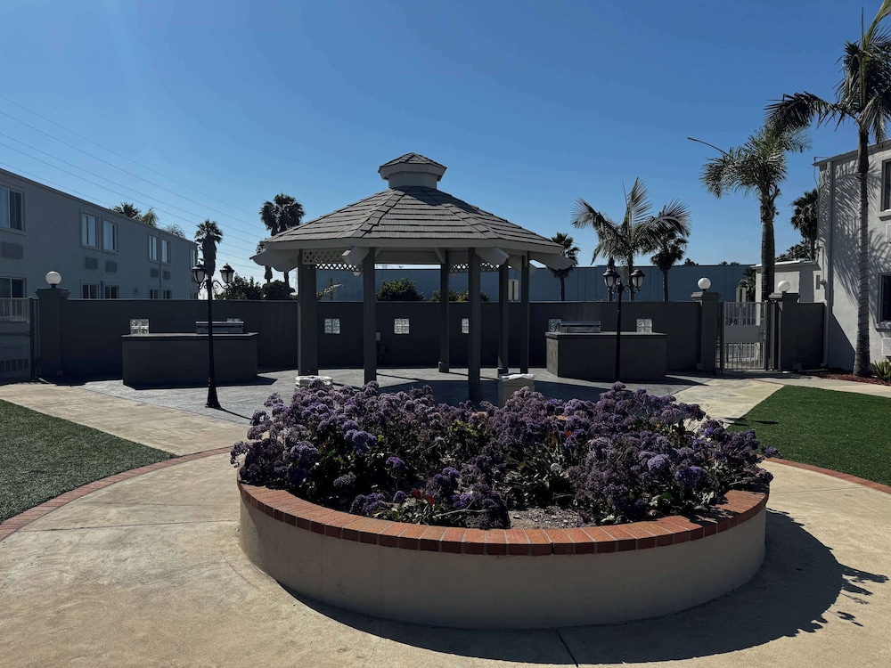 Studio6 Suites Carson, CA 31/37