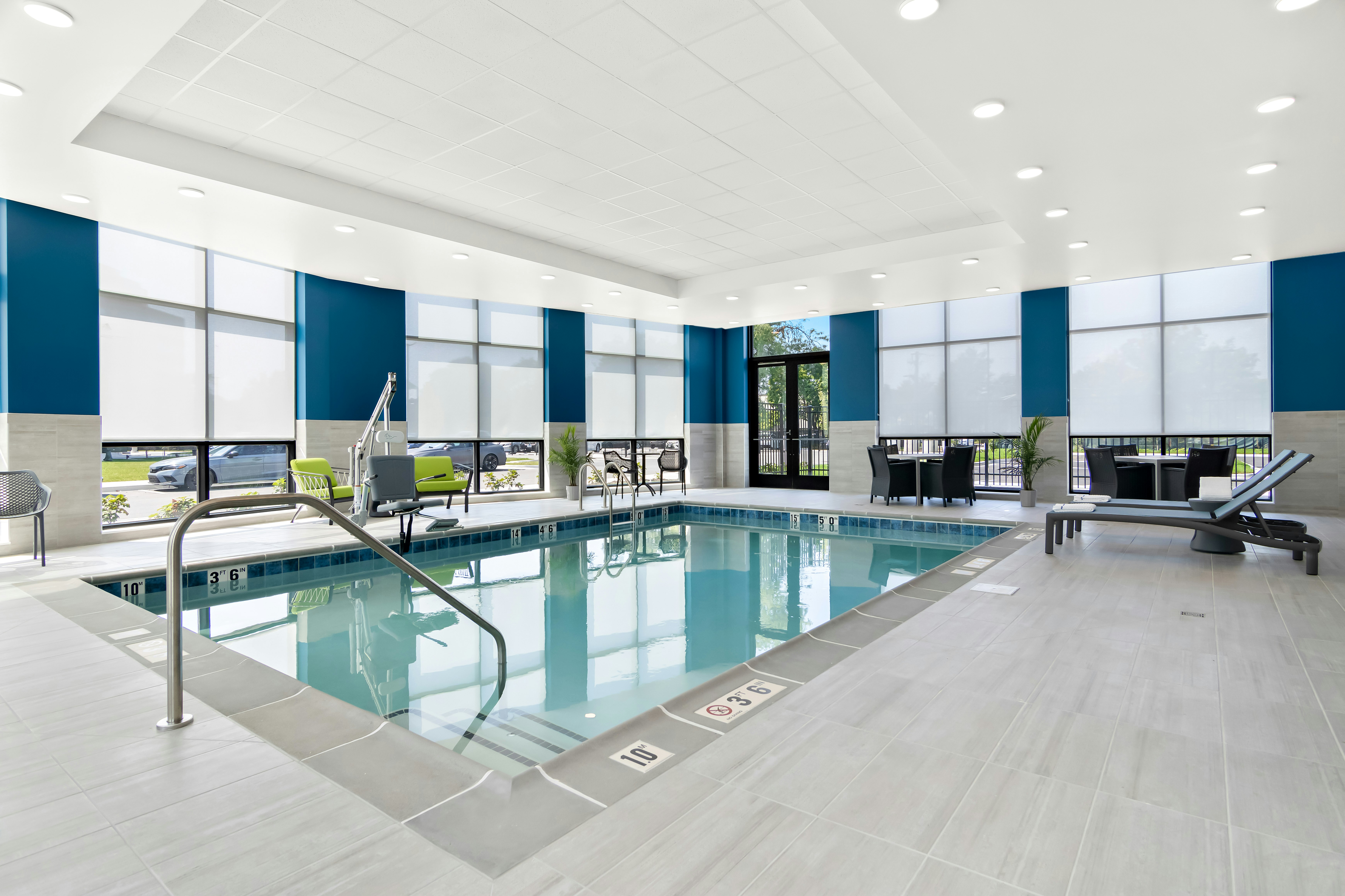 Hampton Inn & Suites Chicago Medical District UIC 16/34