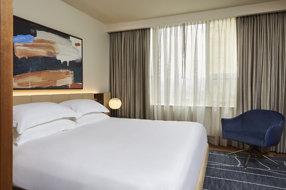 Park Hyatt Toronto 12/72
