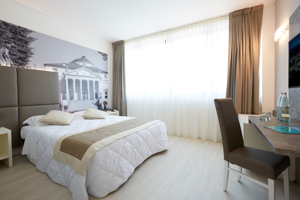Hotel Victoria 13/68