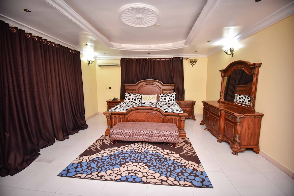 Topaz Luxury Suites & Apartments 26/40