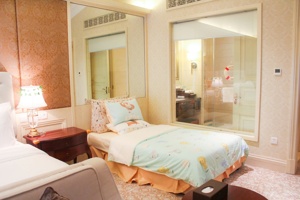 The Carp Islet Resort 27/70