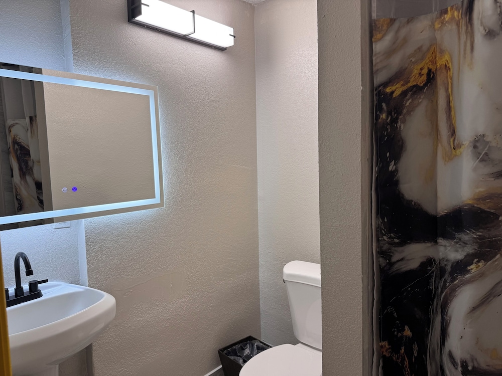Midtown Inn 52/54