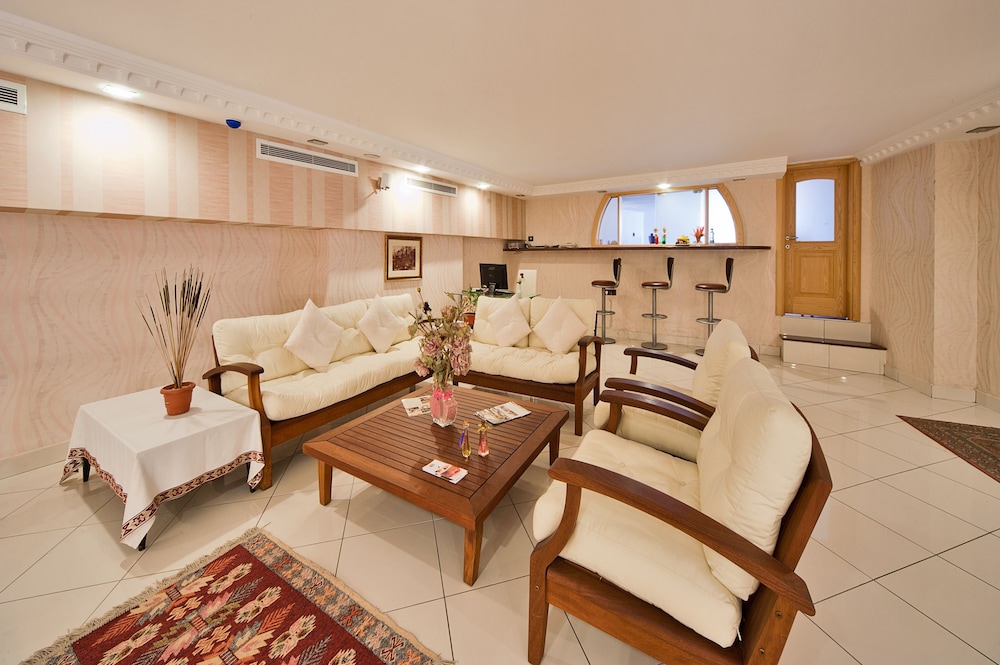Byzantium Hotel & Suites 30/50