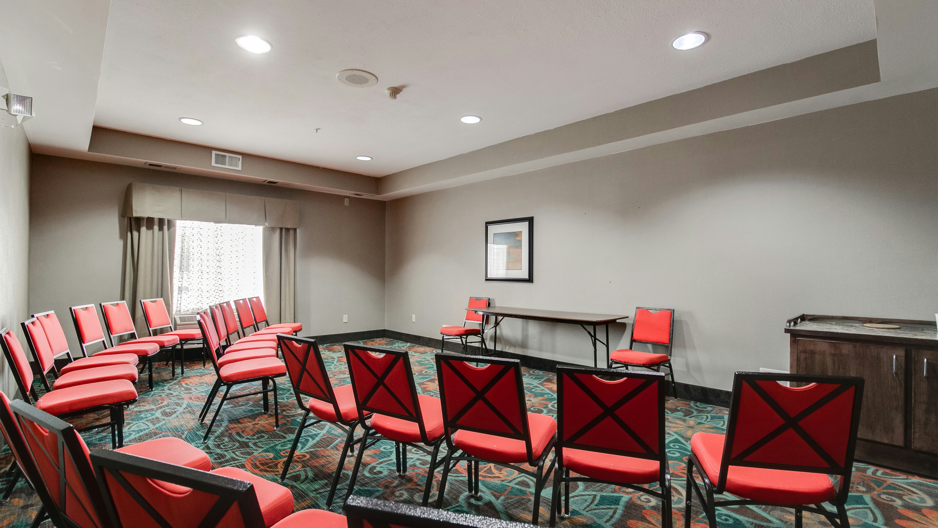 Holiday Inn Express Hotel And Suites St Cloud 68/72