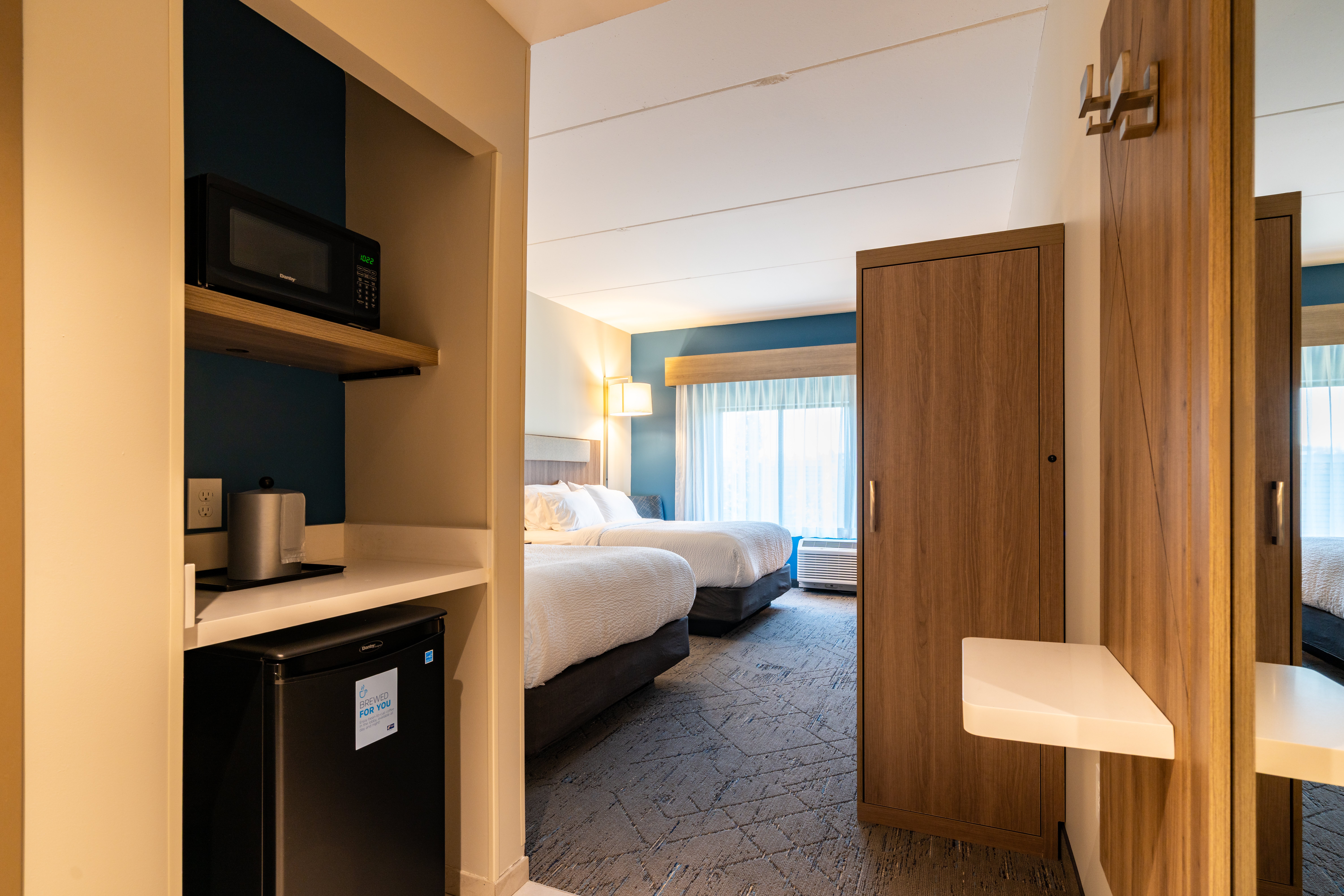 Holiday Inn Express & Suites Murfreesboro West, an IHG Hotel 40/41
