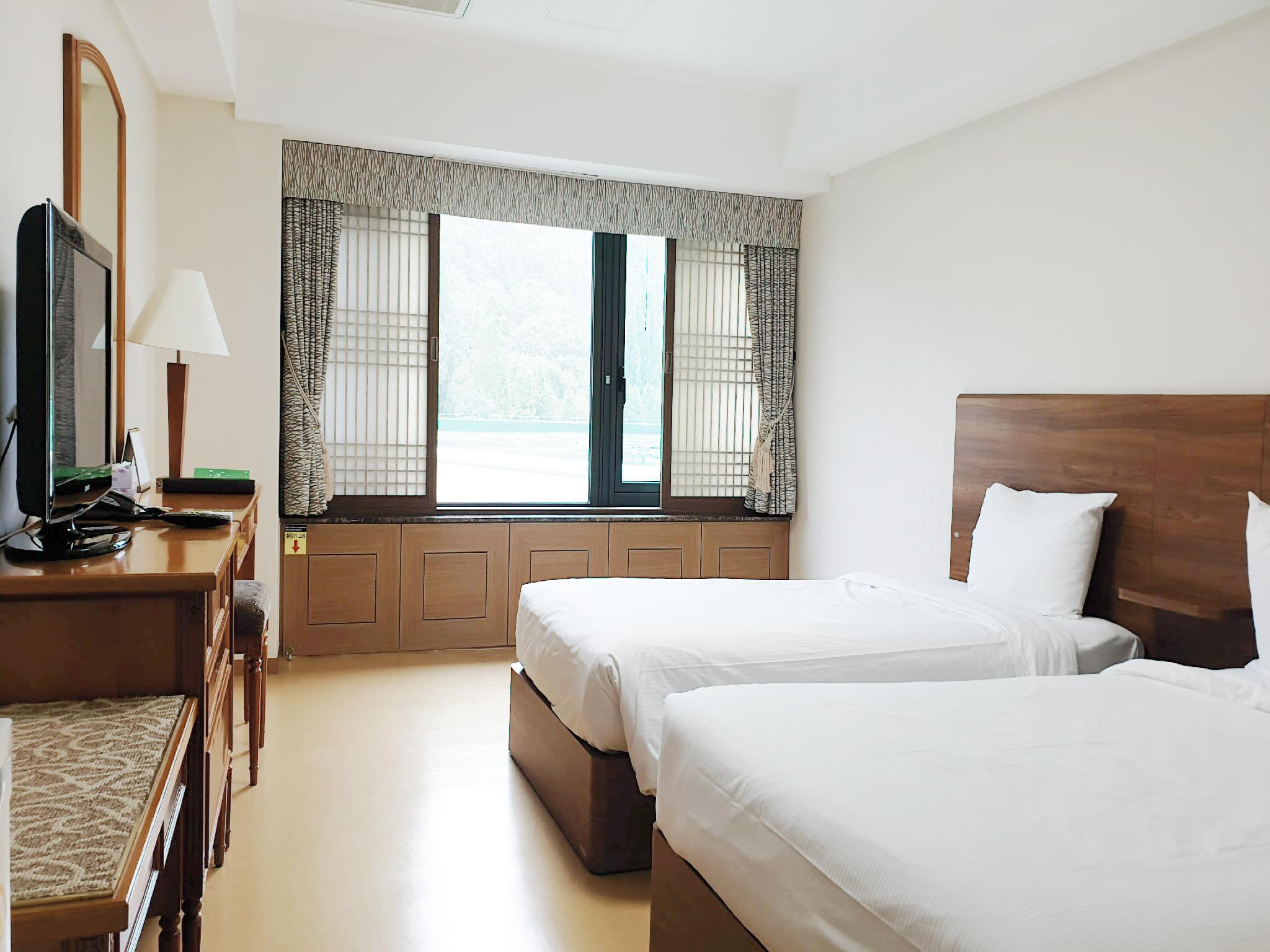 Ondol, 1 Double and 1 Single Bed, Mountain View