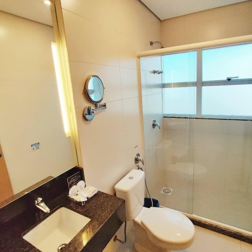 MOGANO EXPRESS HOTEL LTDA 17/19