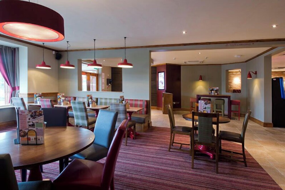 Premier Inn Sheffield/Barnsley (M1 Jct36) 29/51