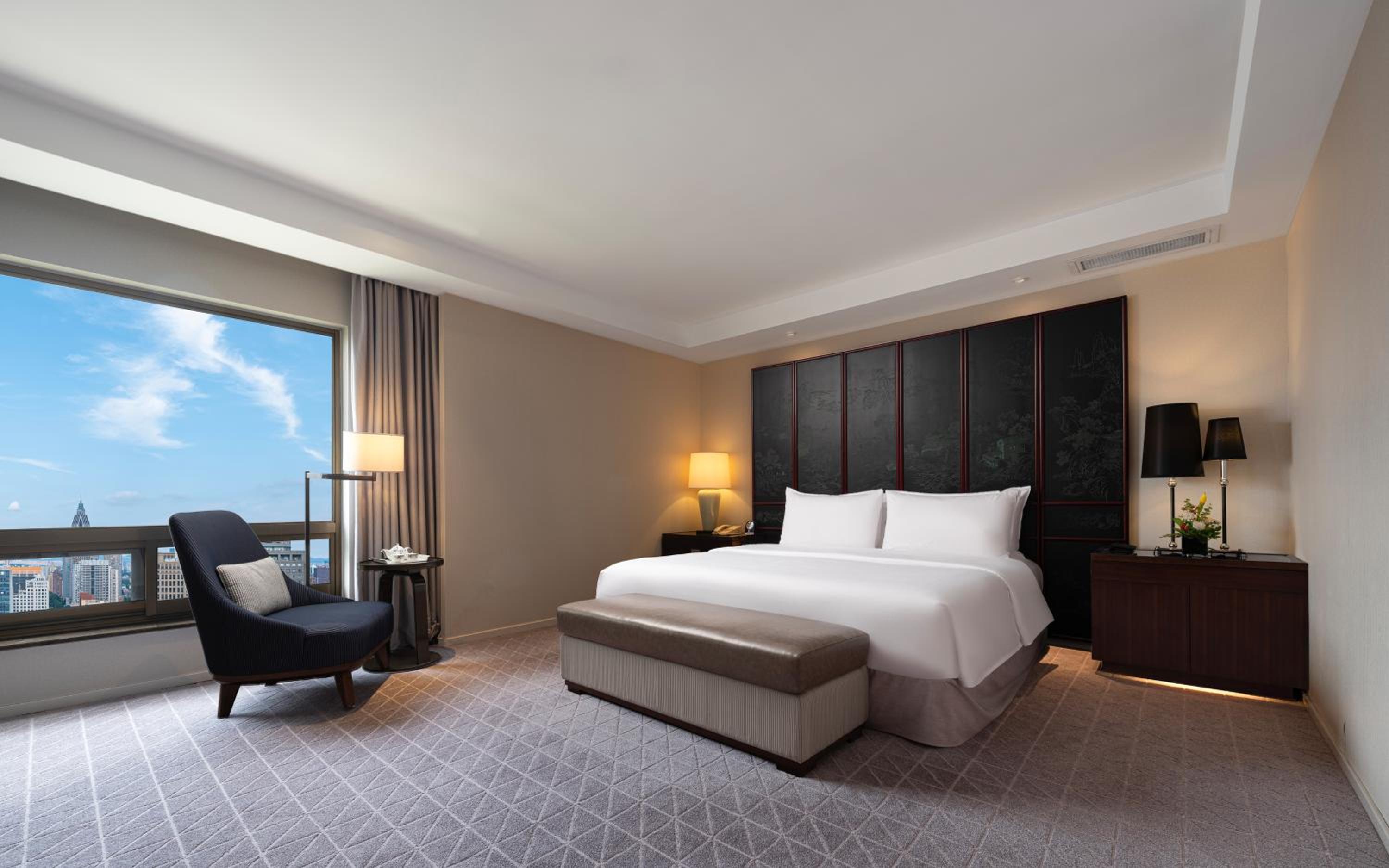 Tower, Deluxe, Executive, Suite, King Bed