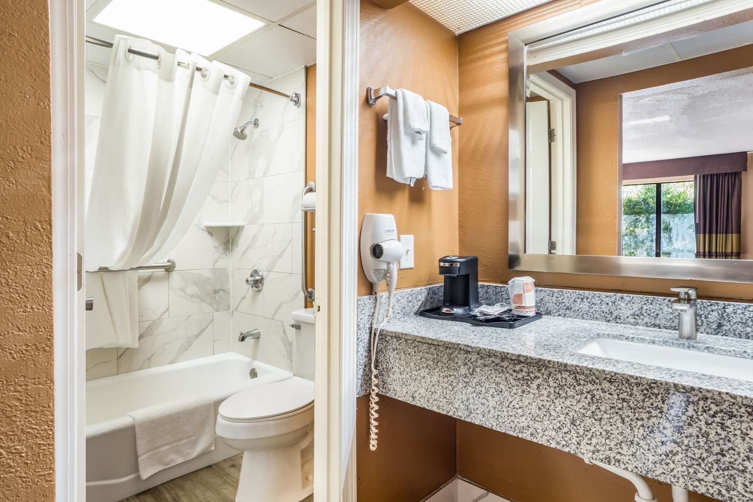 Upgrade, Suite, King Bed