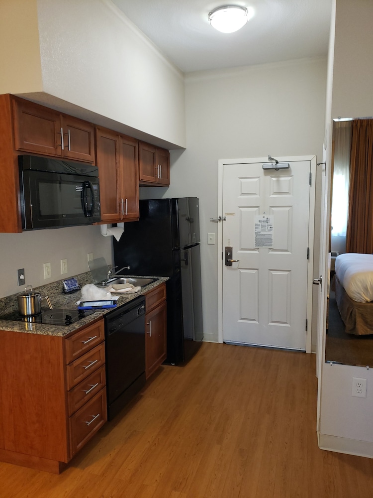 Candlewood Suites Murfreesboro 41/58