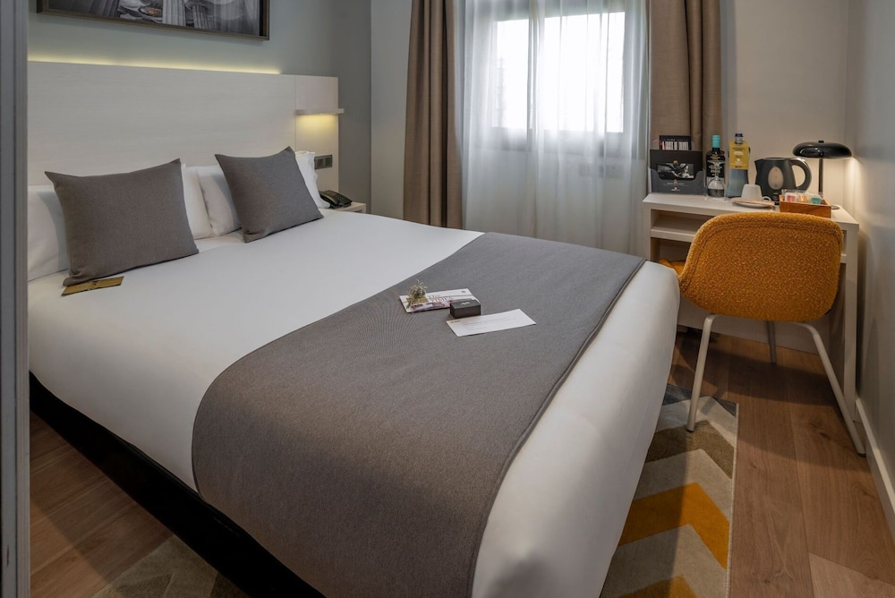 ROOM, SINGLE, SMALL