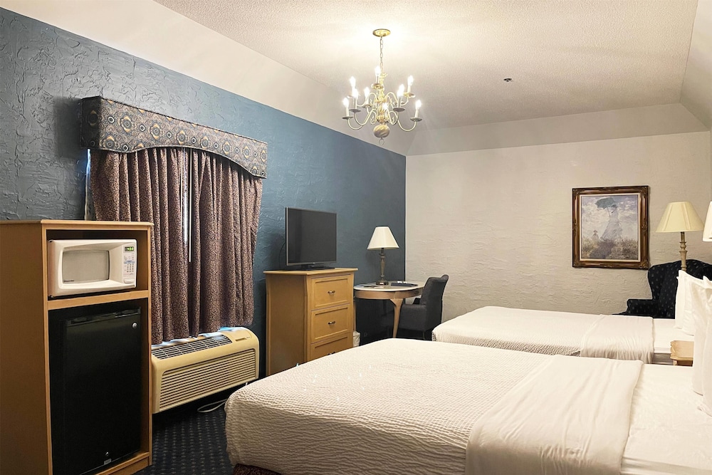 غرفة بسريرين كوين، The Chateau Hotel And Conference Center 4/8