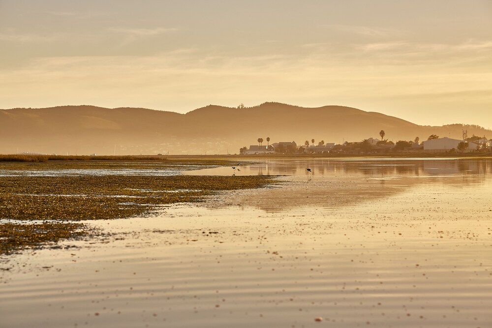 KNYSNA RIVER CLUB - KNYSNA 66/76