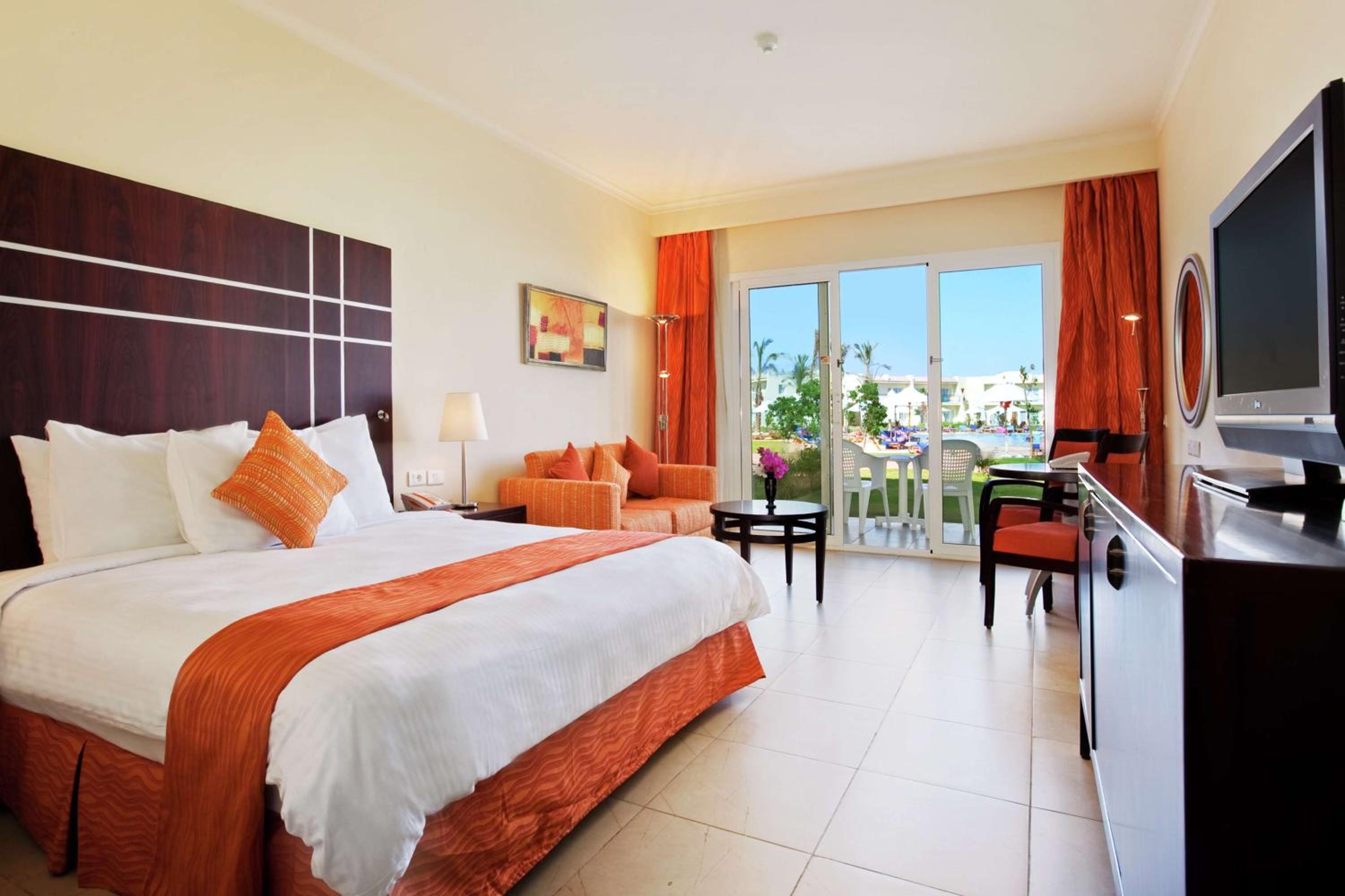 Guest Room, Beach Side, Garden View