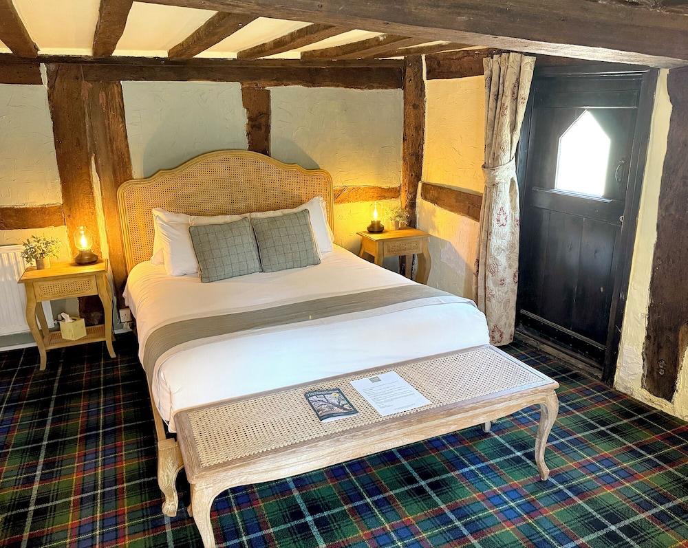 Thatched Cottage 26/67