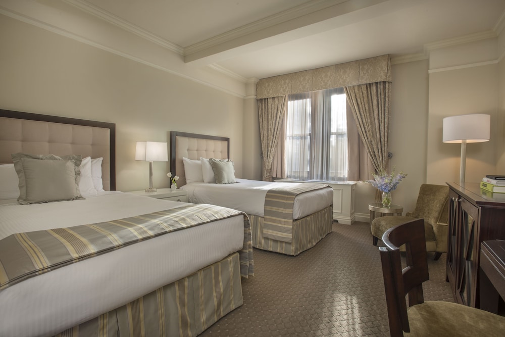 Warwick Hotel New York 17/61