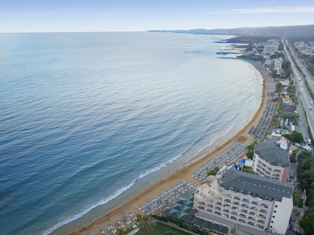 Aska Just In Beach Hotel 37/44