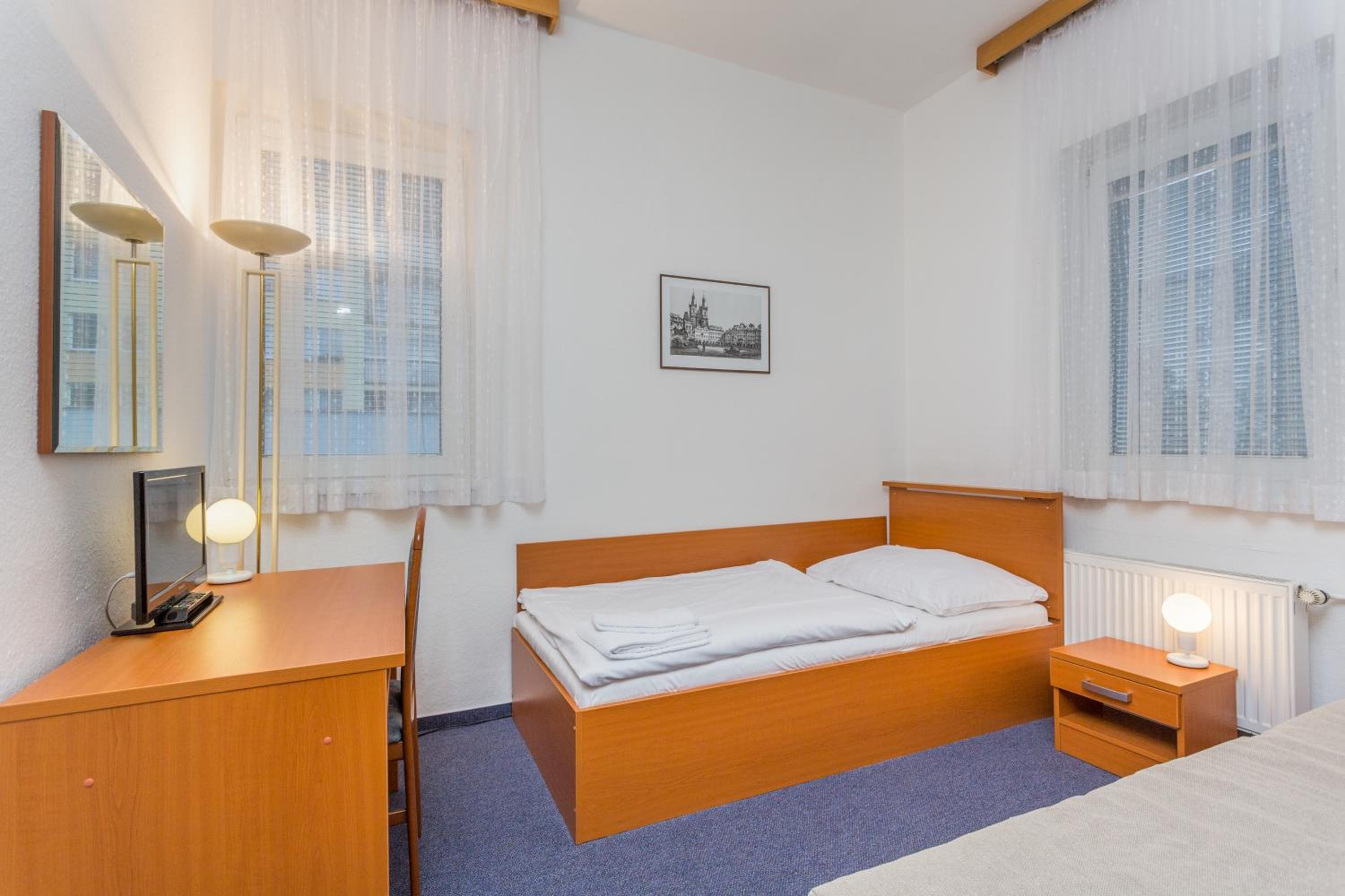 Room, Single