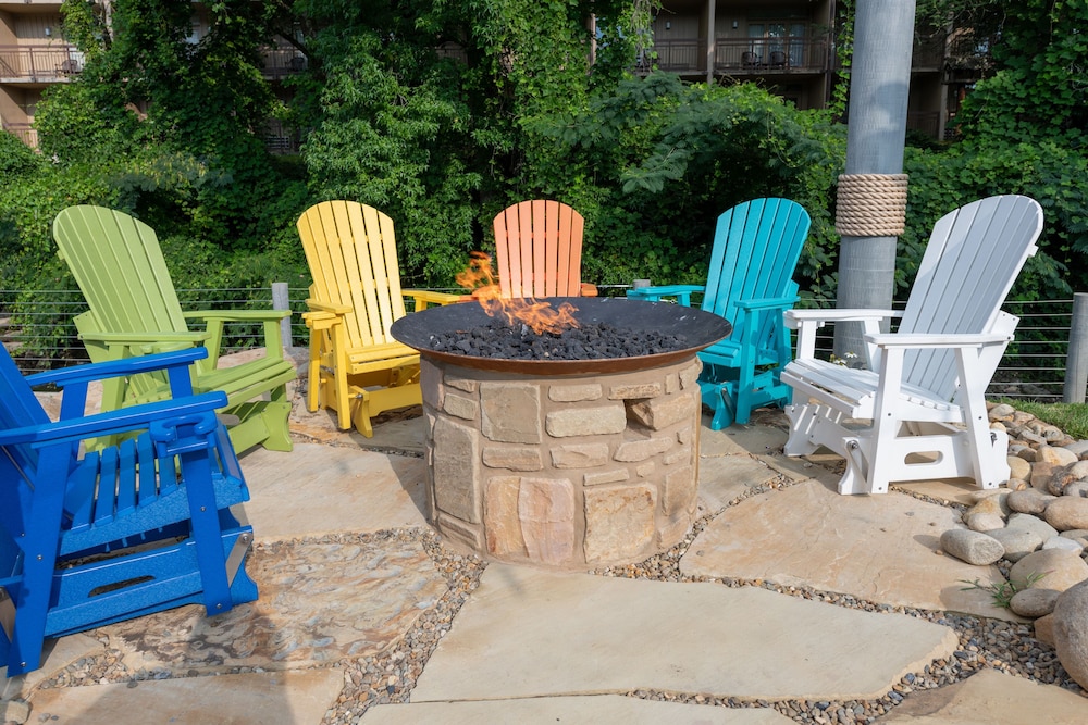 Margaritaville Resort Gatlinburg 71/75
