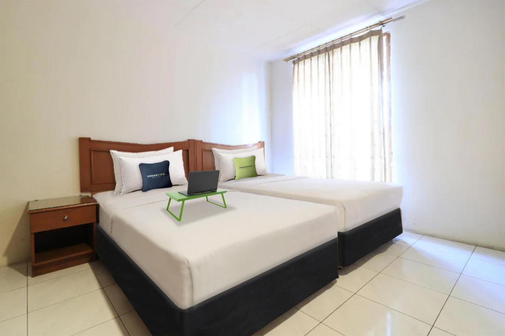 Room, Twin Beds