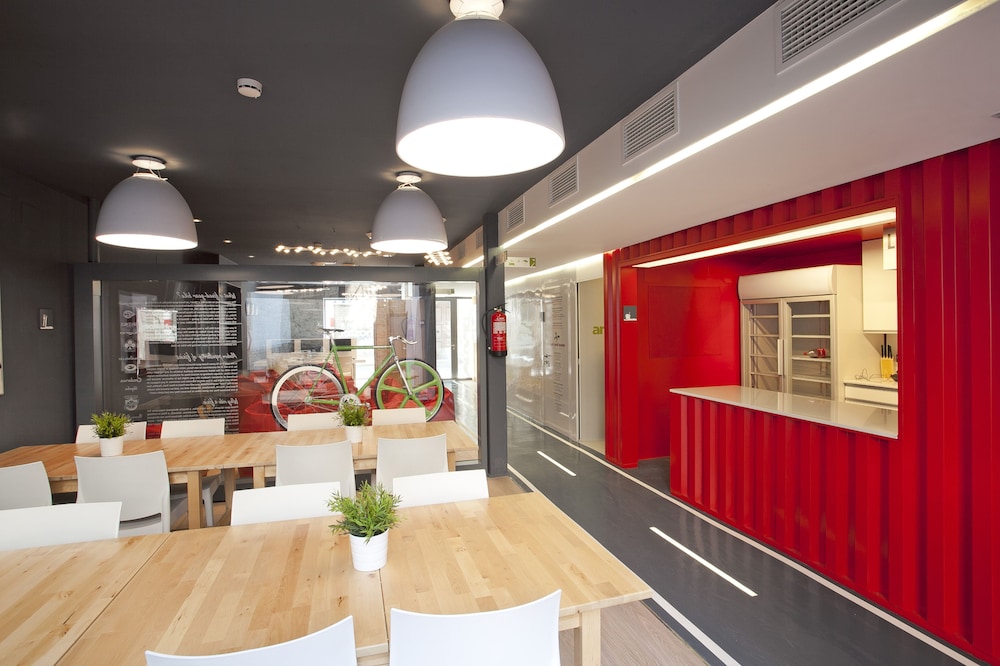 Sant Jordi Hostel Gracia 19/31
