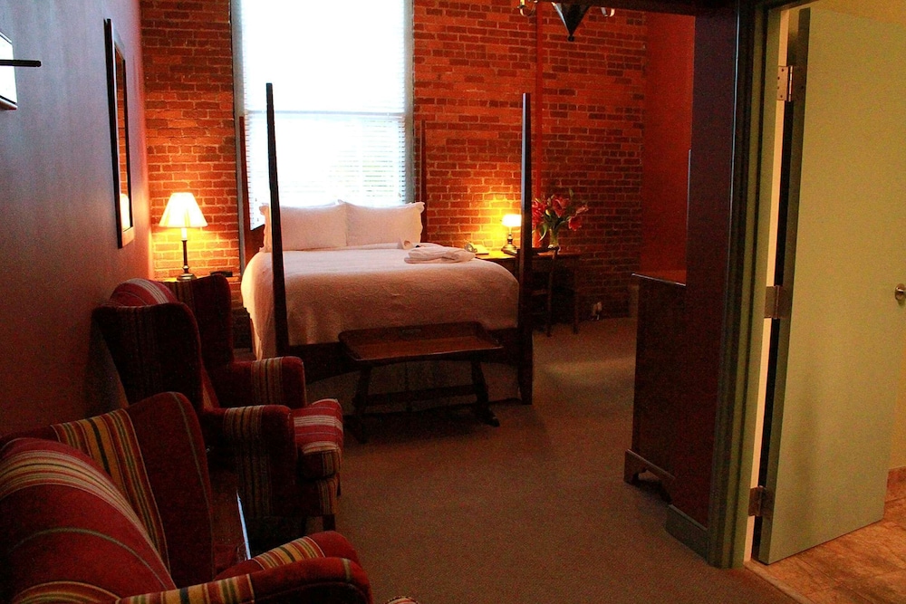 The Historic Brookstown Inn, Trademark Collection by Wyndham 26/72