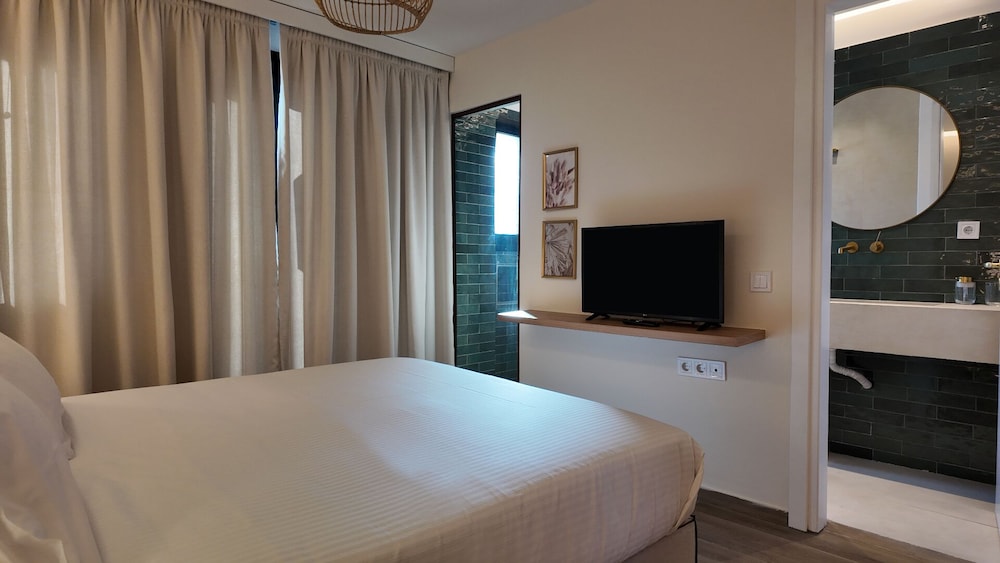 Euphoria Apartments 23/56