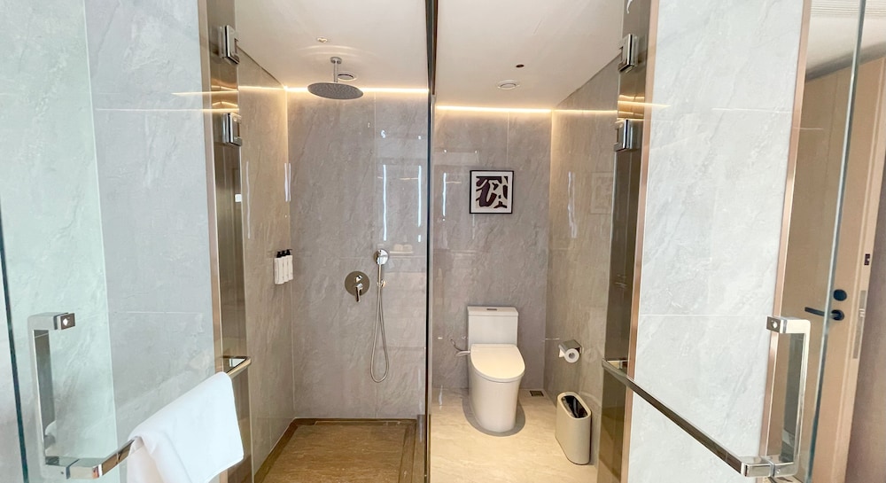 Elong Hotel Jakarta PIK 47/48