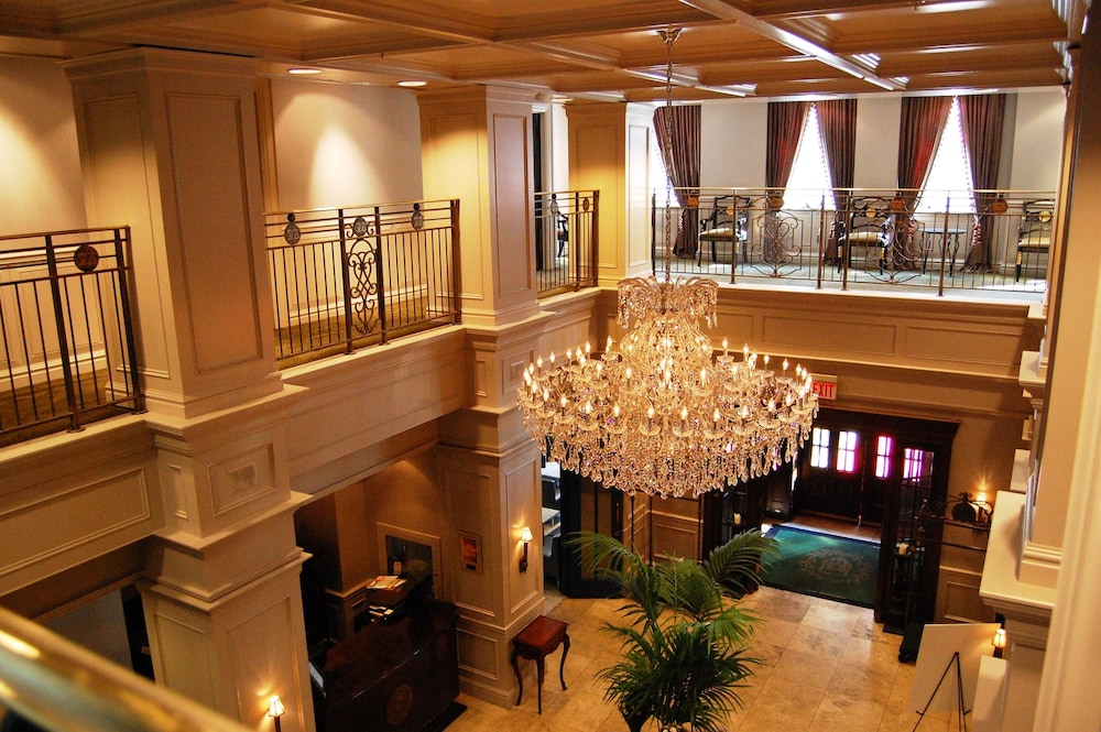 Windsor Arms Hotel 52/58