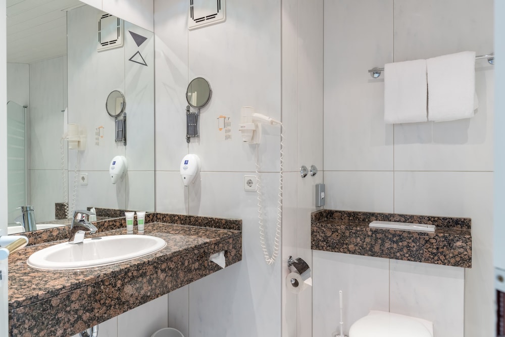Azimut Hotel Dresden 15/66