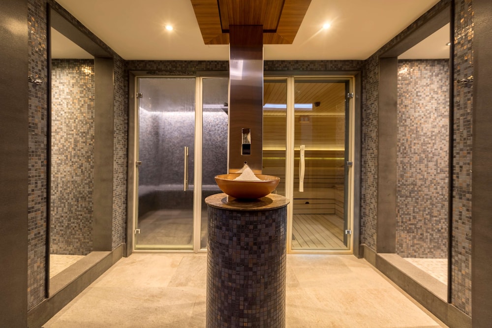 Golden Tulip Istanbul Bayrampasa 28/50