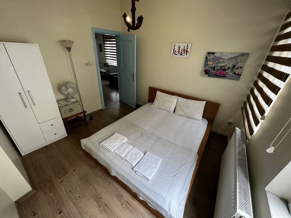 Rodin Hostel 13/44