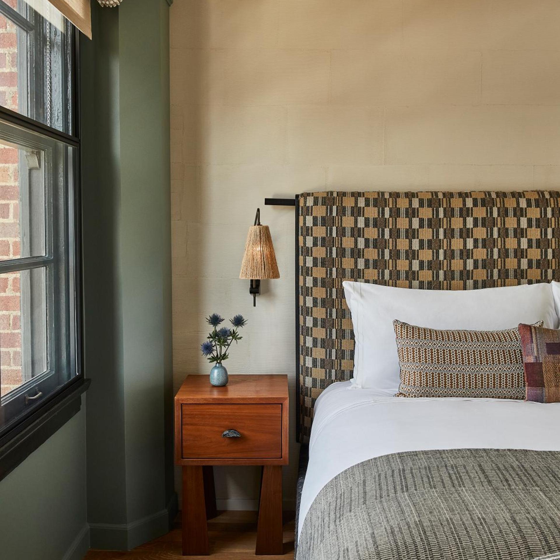 PREMIER, KING BED, WITH VIEW