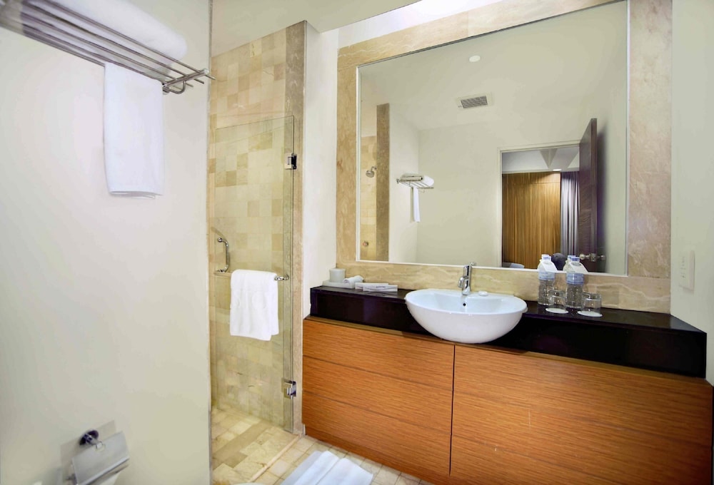 The Malibu Suites Balikpapan 35/36
