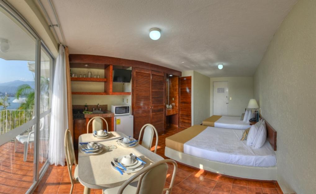 غرفة سوبيريور رباعية بإطلالة على البحر، Alba Suites Acapulco 2/3